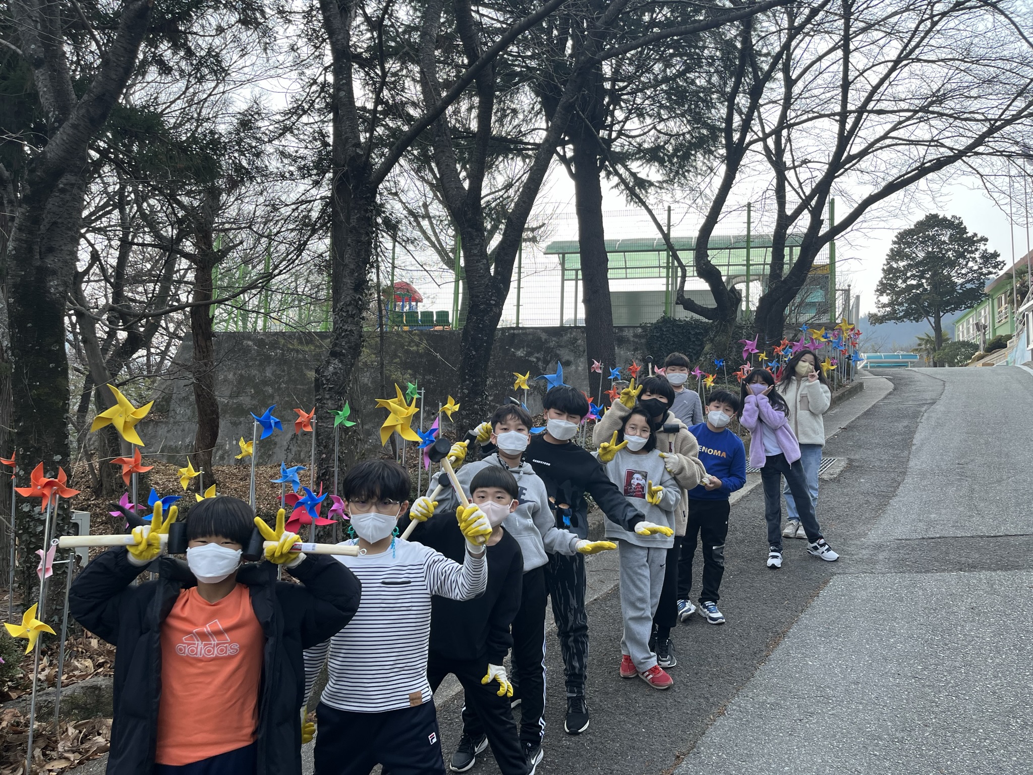 화개초, 새학기 소망을 바람개비에 담다. -2022. 소망 바람개비 만들기 실시- - 관련이미지2