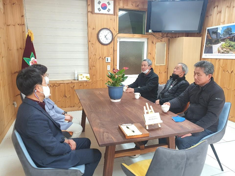 남해군 남면농업경영인회, 남명초에 입하축학금 전달 - 관련이미지2