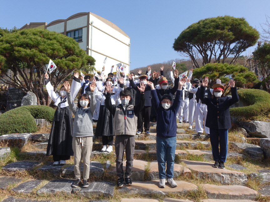 사천초, 선배들의 만세소리! 후배들의 나라사랑! - 관련이미지2