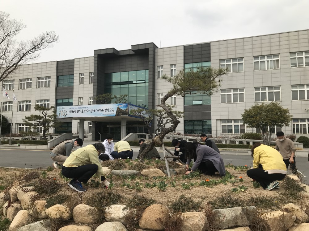 밀양교육지원청,“청렴을 담은 봄꽃 향기가 가득” - 관련이미지1