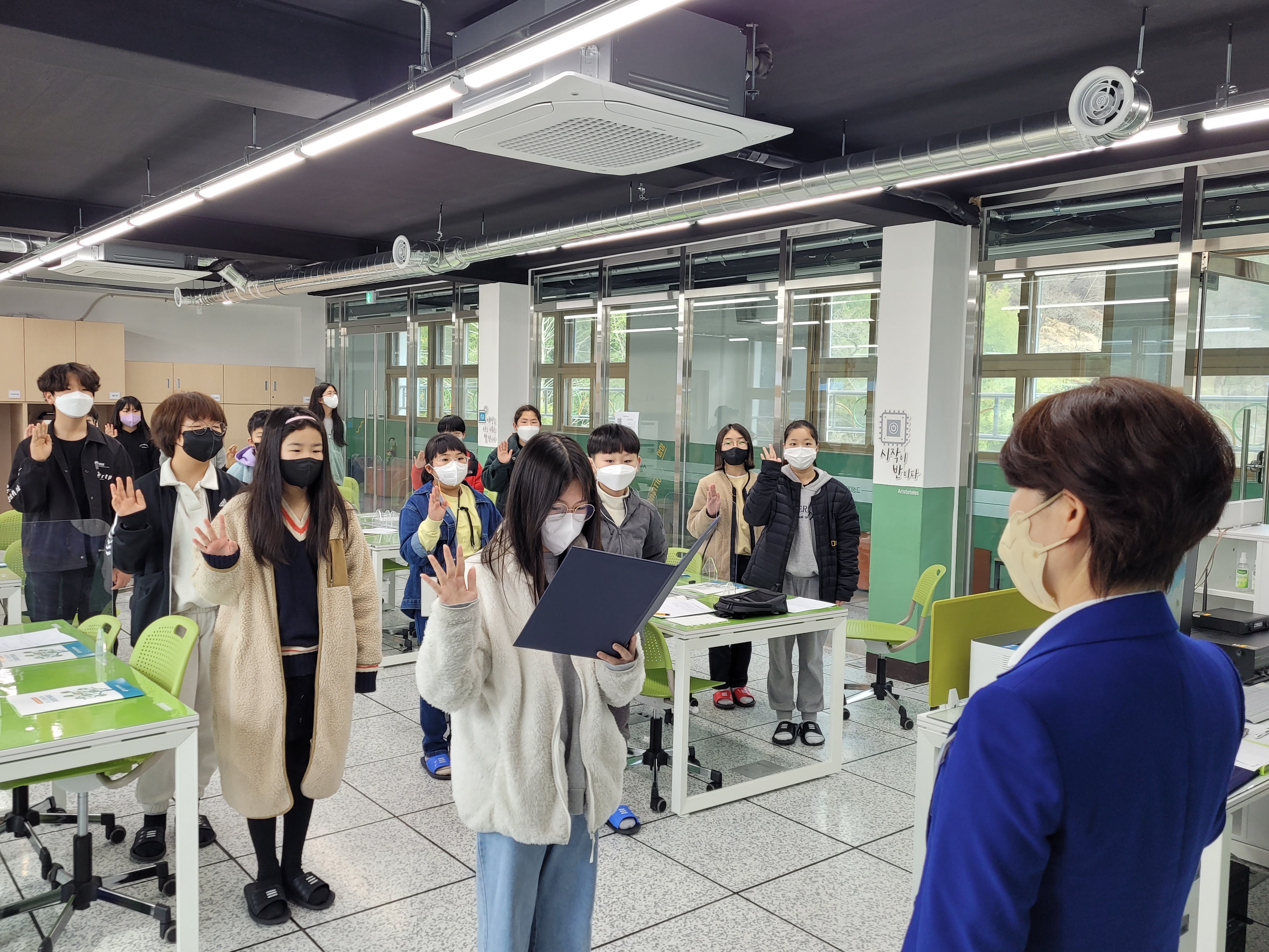 지역의 인재들이 모여 꿈을 키워나가는 고성영재교육원 - 관련이미지2