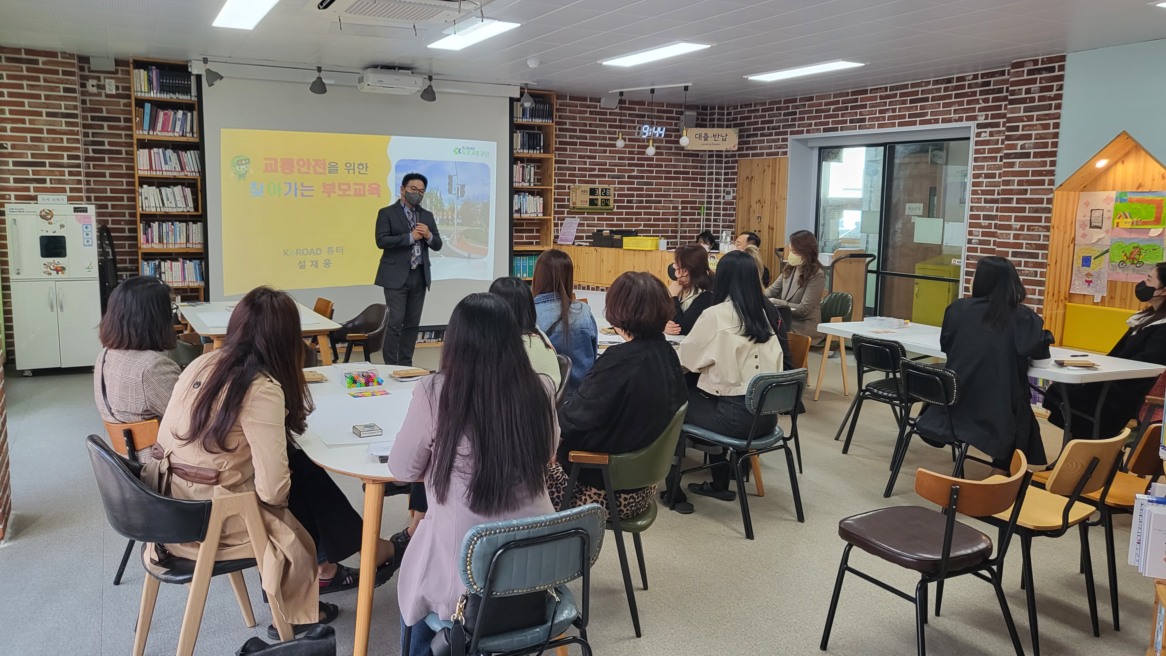 통영 벽방초등학교‘녹색학부모회 교통안전교육’실시 - 관련이미지3