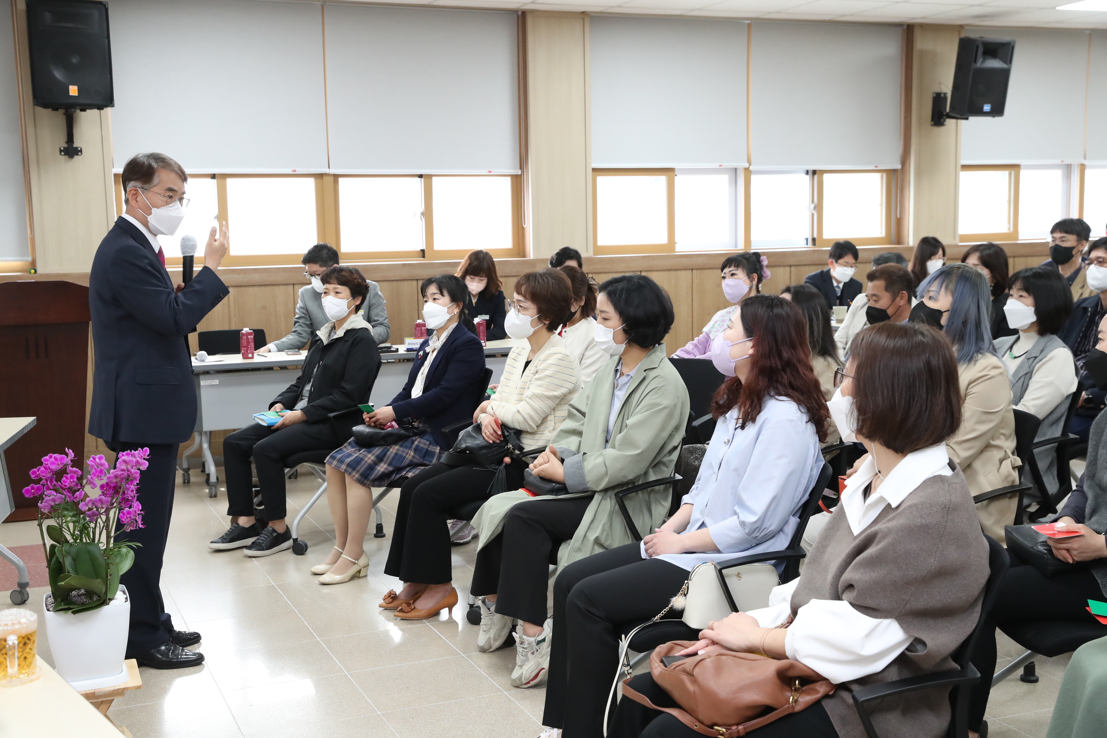 코로나 속 변화와 성장 그리고 함께 여는 미래교육(산청교육지원청 이용기 ☎970-3013) - 관련이미지1