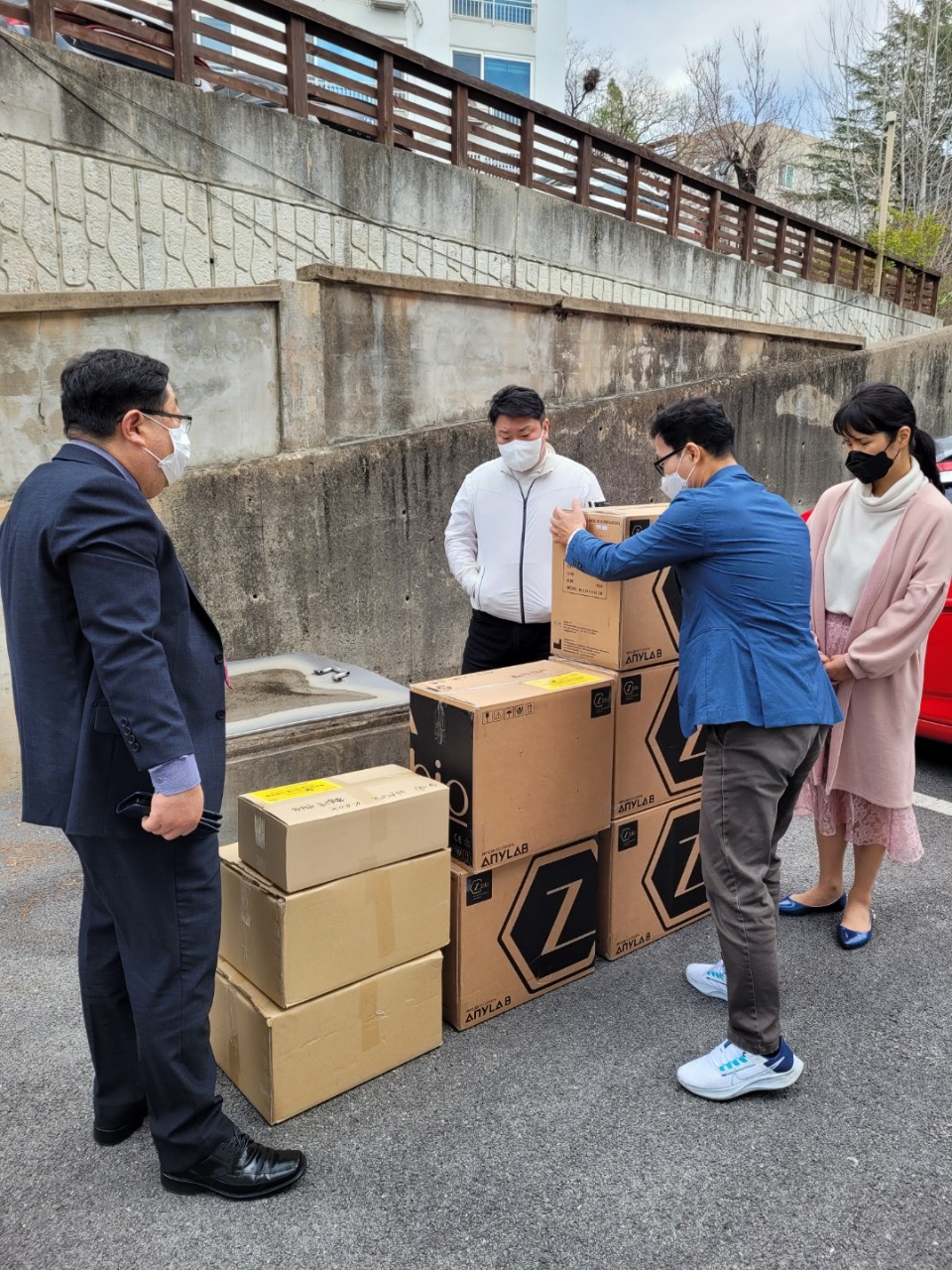 창녕교육지원청, 신학기 학원·교습소 방역 물품 지원 - 관련이미지1