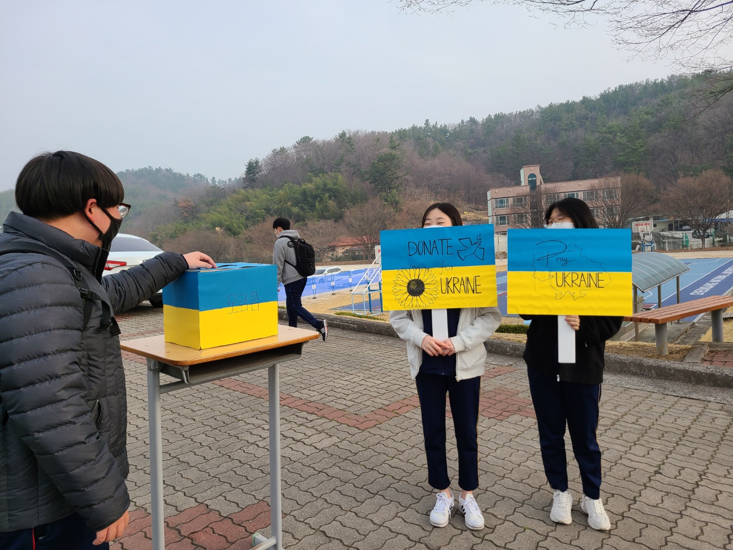 경상사대부고, 우크라이나 난민 돕기 모금활동 실시 - 관련이미지2