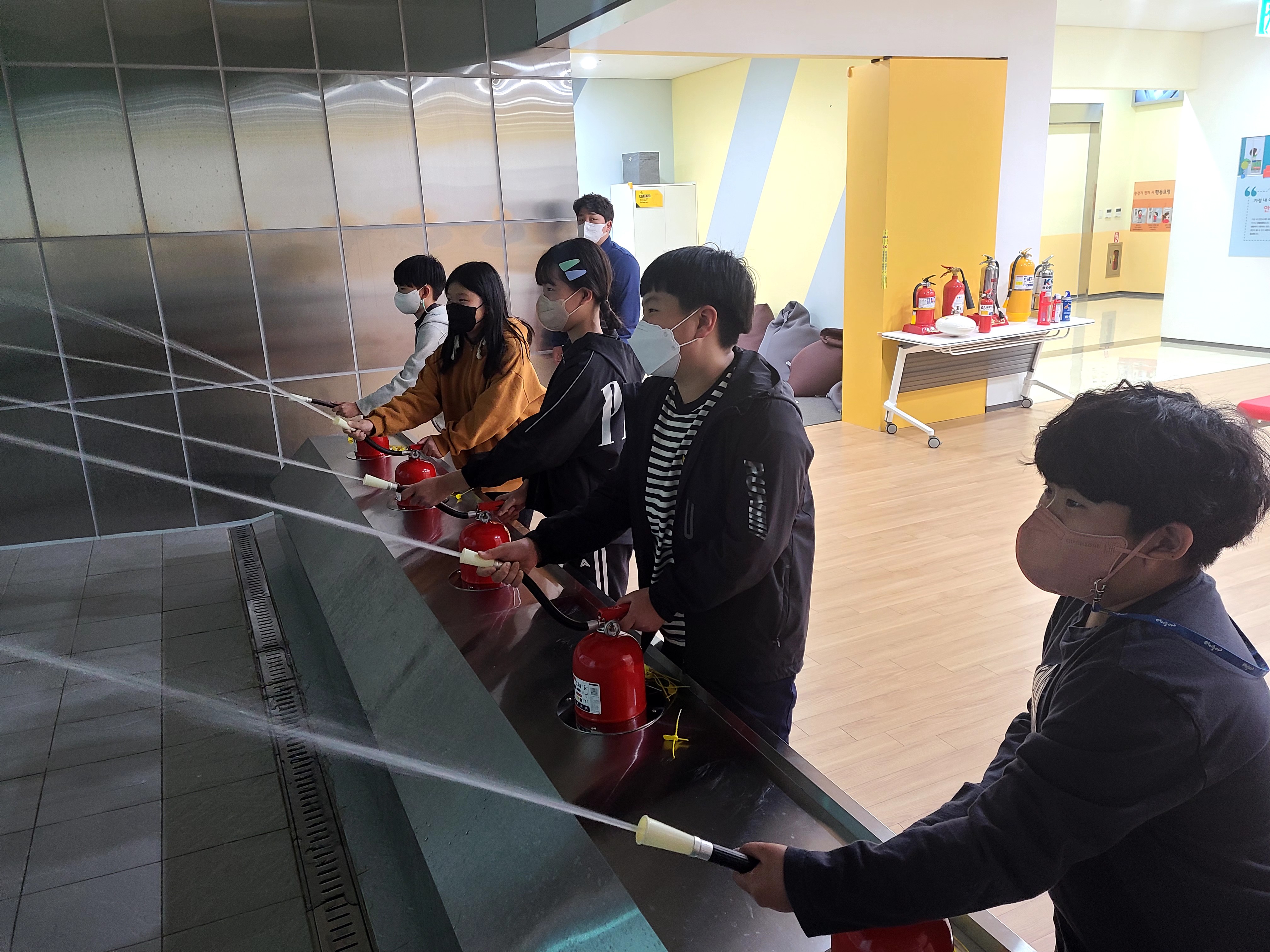 도산초, 안전한 생활을 위한 역량 기르기! 학생안전체험관 체험학습 실시 - 관련이미지2
