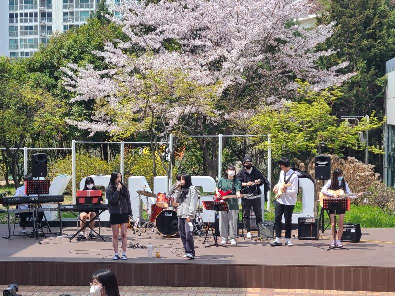 창원용호고, 버스킹을 통한 유네스코 국제기념일 행사 - 관련이미지3