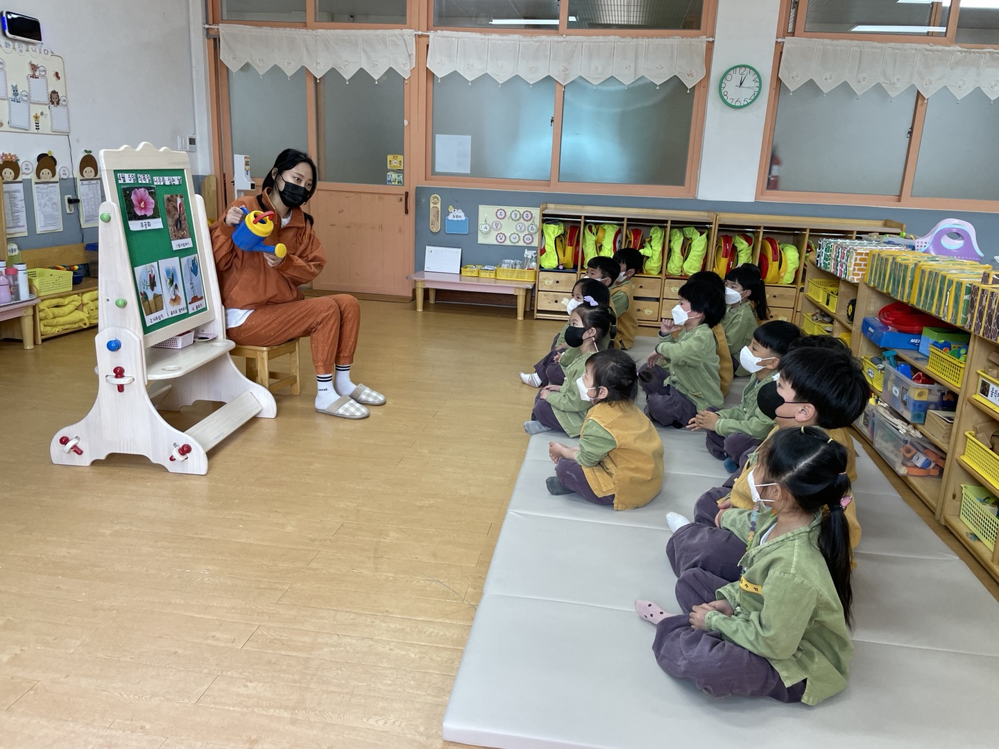 창선초등학교병설유치원 식목일 기념 무궁화 동산 조성으로 나라사라운동 실천 - 관련이미지1