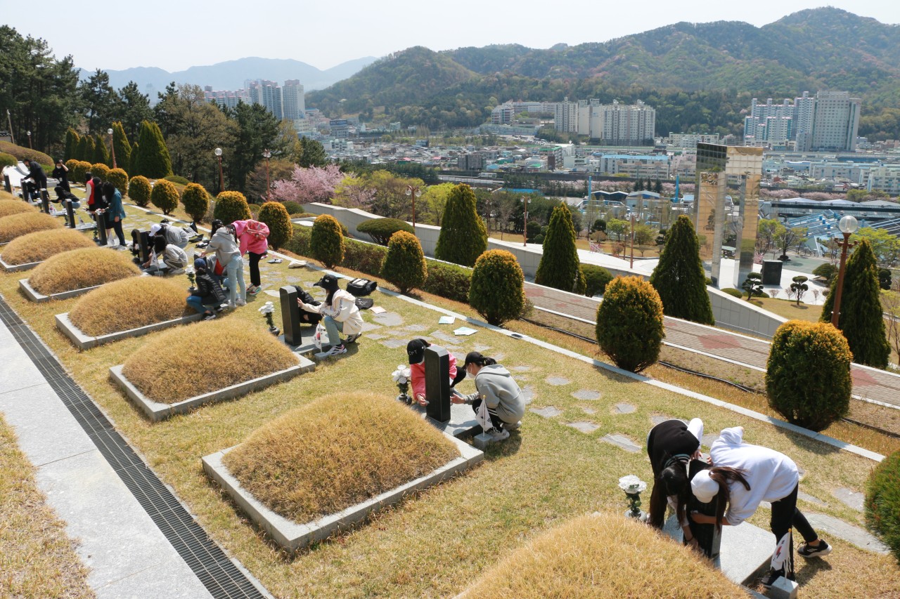 마산무학여중, 3.15의거 유적지와 4.19혁명 진원지를 순례하다. - 관련이미지1