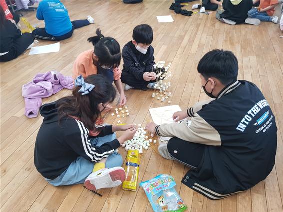 가야초, 함께 떠나요! 반짝이는 발명여행 - 관련이미지2
