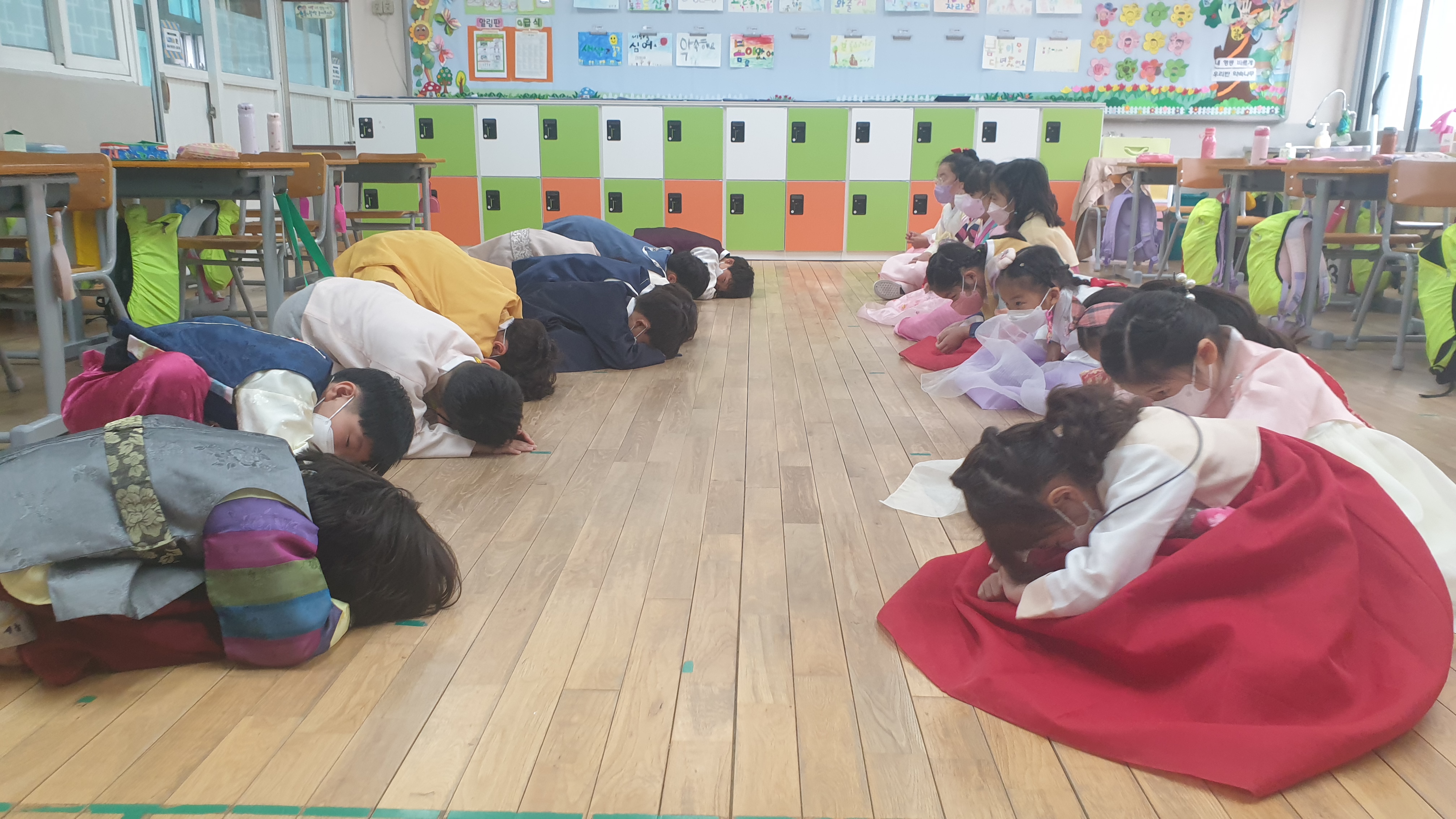 함양초, ‘제1차 한복 입는 날’ 운영-우리 옷 한복 입고 학교 가는 날! - 관련이미지2
