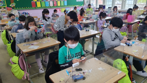 집현초, 축제로 즐기는 신나는 과학 수업 - 관련이미지2