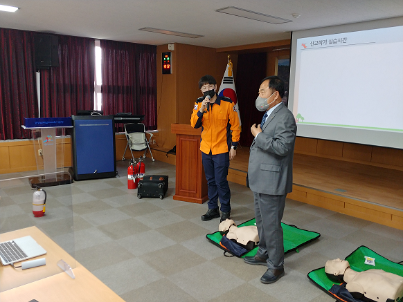 남해교육지원청 심폐소생술 및 재난안전교육, 우리 모두가 안전 지킴이 - 관련이미지2