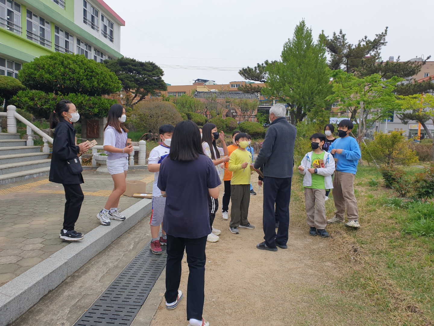 삼랑진초, 학교숲 나무 이름 찾아주기 - 관련이미지1