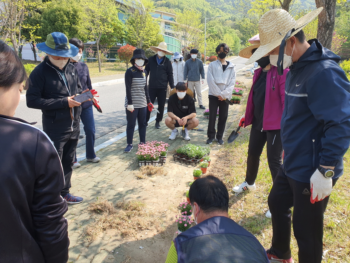 낙동강학생교육원,  비전 실천 ‘결따라·꿈가꿈·더불어’꽃 둘레길 조성 - 관련이미지1