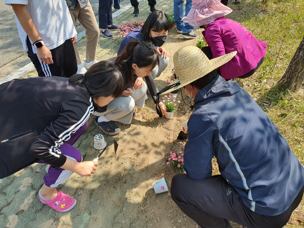 낙동강학생교육원,  비전 실천 ‘결따라·꿈가꿈·더불어’꽃 둘레길 조성 - 관련이미지2