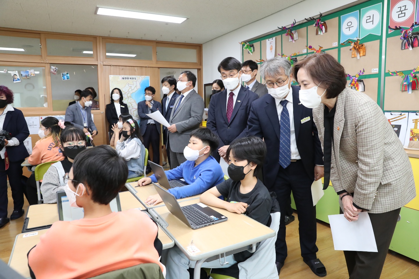 유은혜 부총리 겸 교육부 장관, 경남 미래교육 성과에 높은 관심(창의인재과 하호용 ☎570-5502) - 관련이미지1