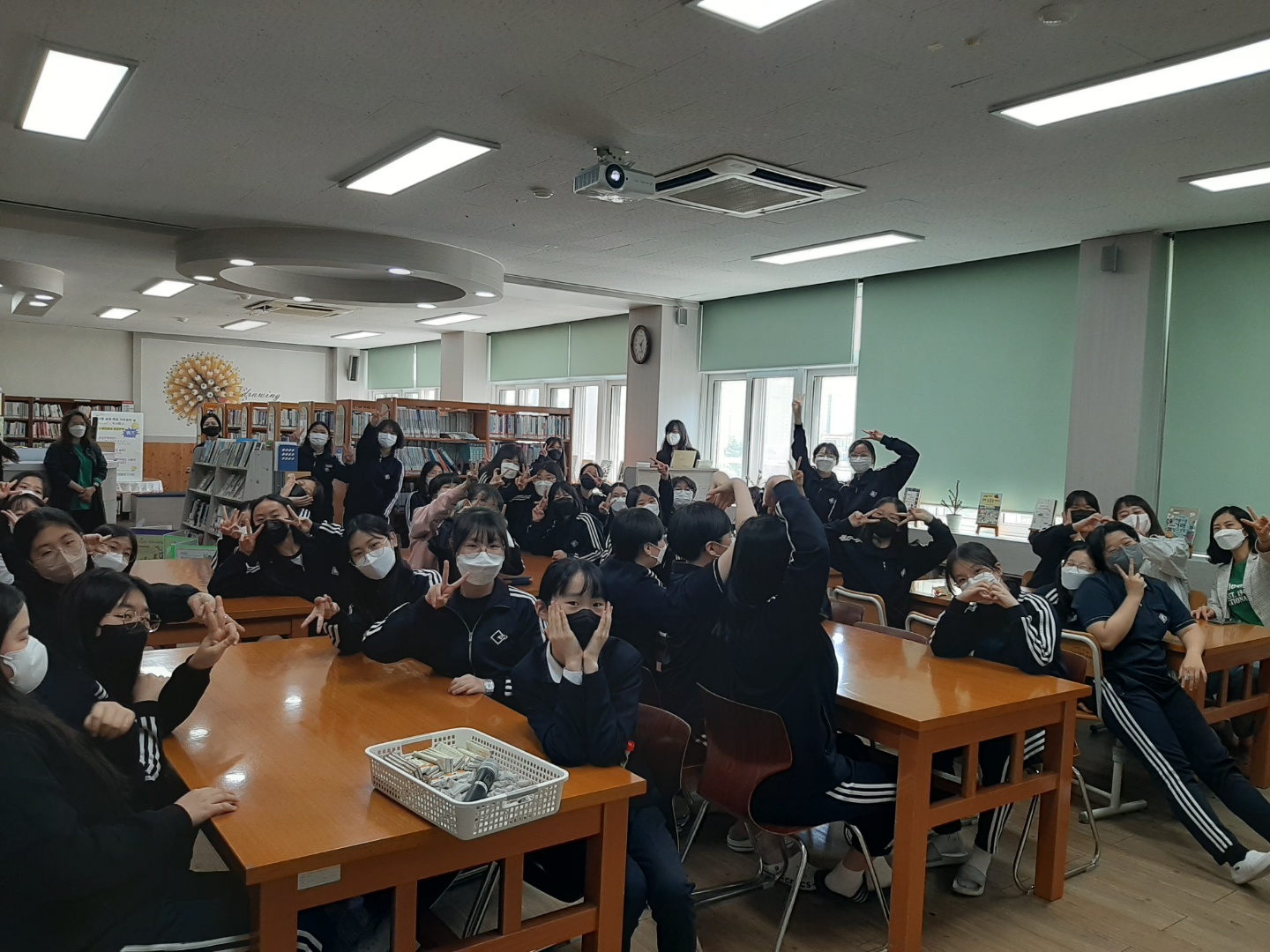 마산여중, 함께하는 생활공동체로 독서행사 운영 - 관련이미지2
