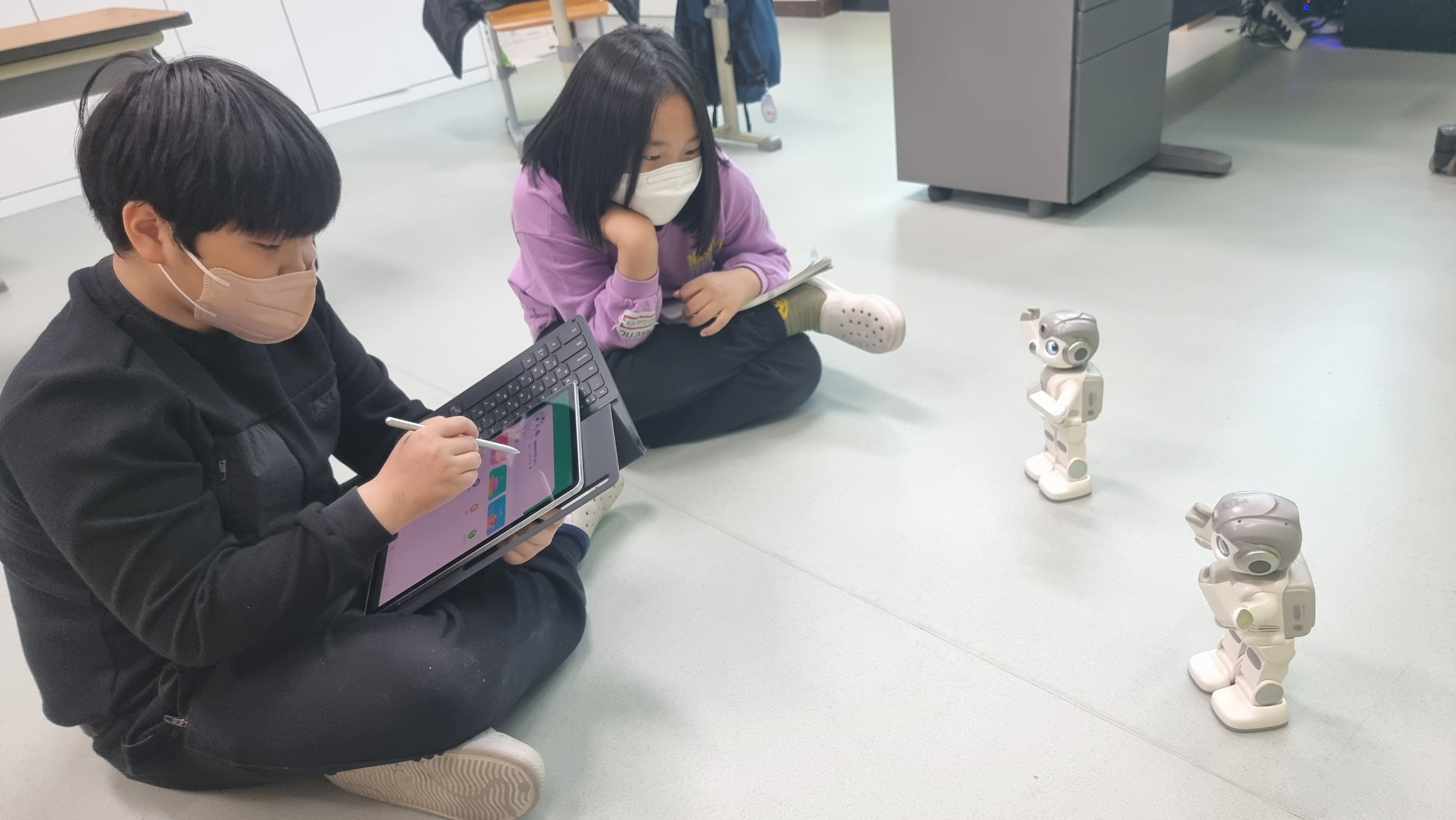 우리 학교에 인공지능 로봇 친구가 생겼어요! - 관련이미지1