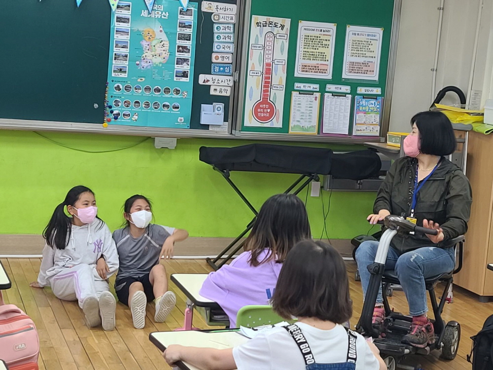 옥종초, 평등을 위한 작은 발자국!!(장애인권교육) - 관련이미지3