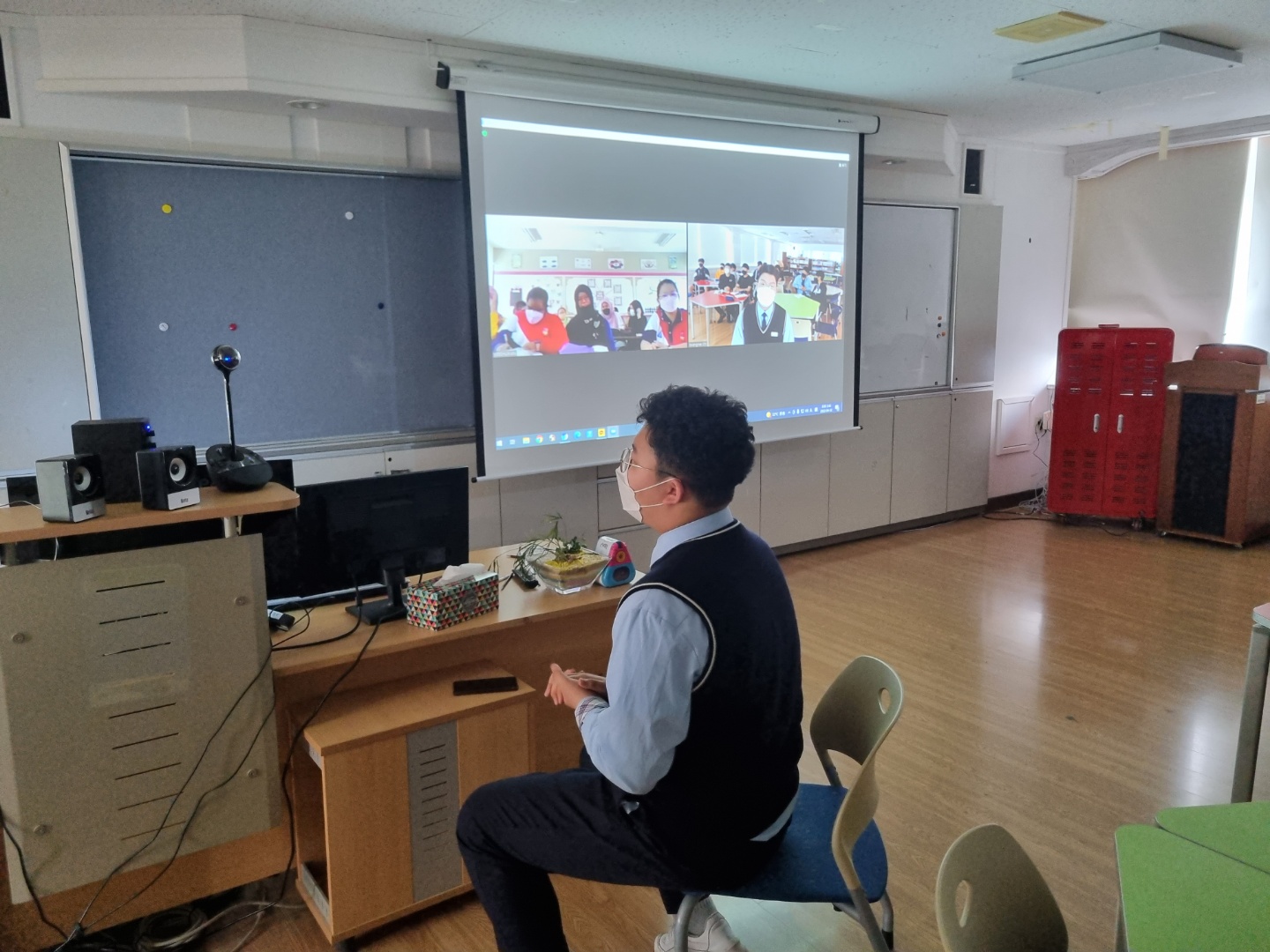 사천중-말레이시아 세콜라 메넨가 케방산 스리머싱 중학교 국제교육교류 온라인 만남 - 관련이미지1