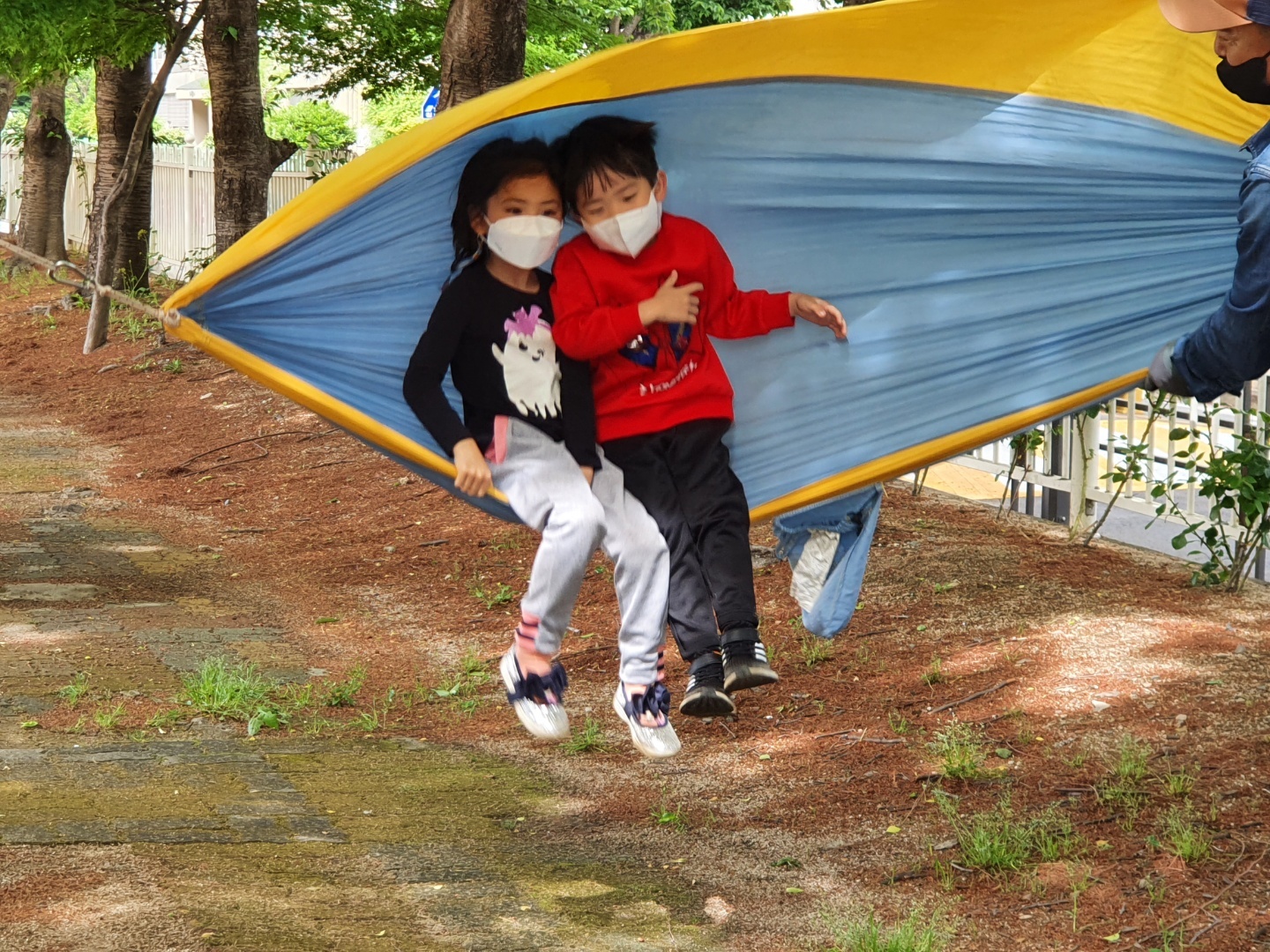 광려초병설유치원, 따뜻한 봄 날씨와 밧줄 놀이터 -생태체험 밧줄놀이터- - 관련이미지2