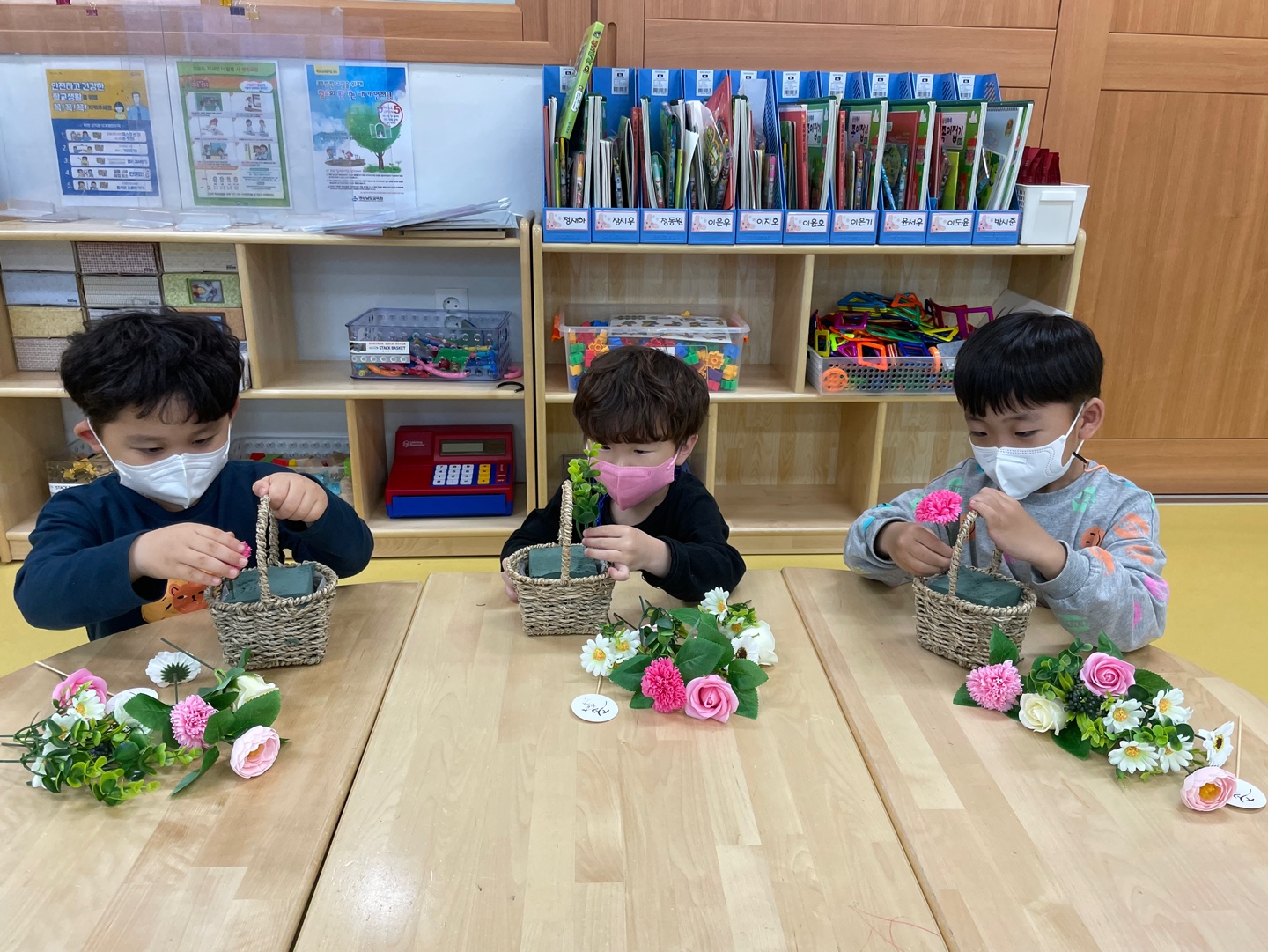 거제용소초병설유, “엄마, 아빠 사랑해요!” 카네이션으로 감사의 마음 전해 - 관련이미지2