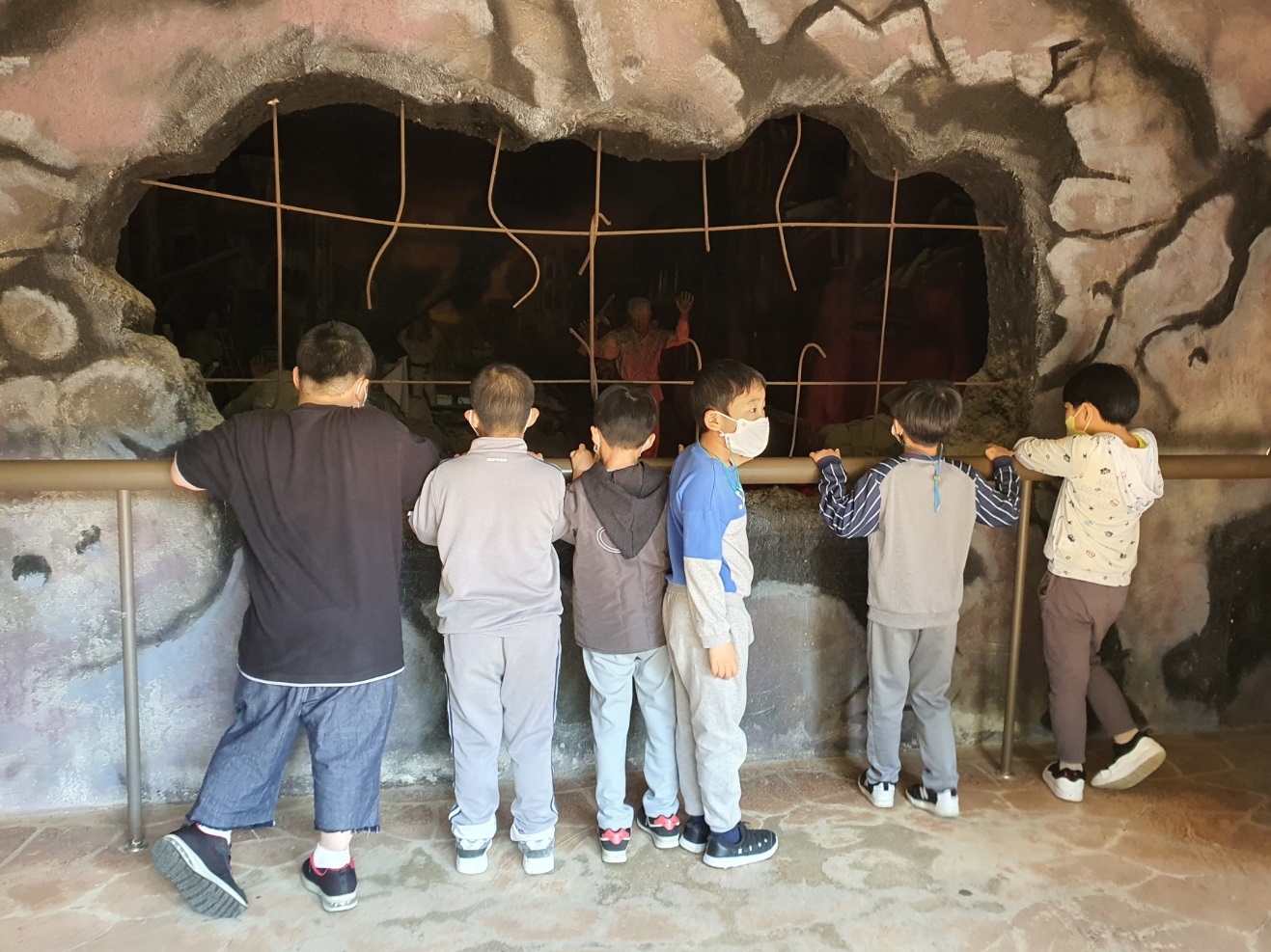 거제애광학교, 우리 지역 역사 찾기 테마형 현장체험학습 운영 - 관련이미지3