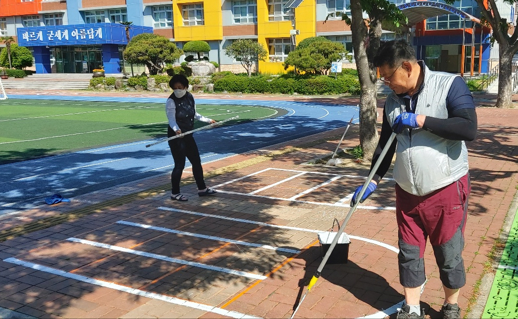 계룡초등학교, 놀이 문화 활성화 주간으로 행복한 놀이 문화 조성에 앞서 나가다. - 관련이미지2