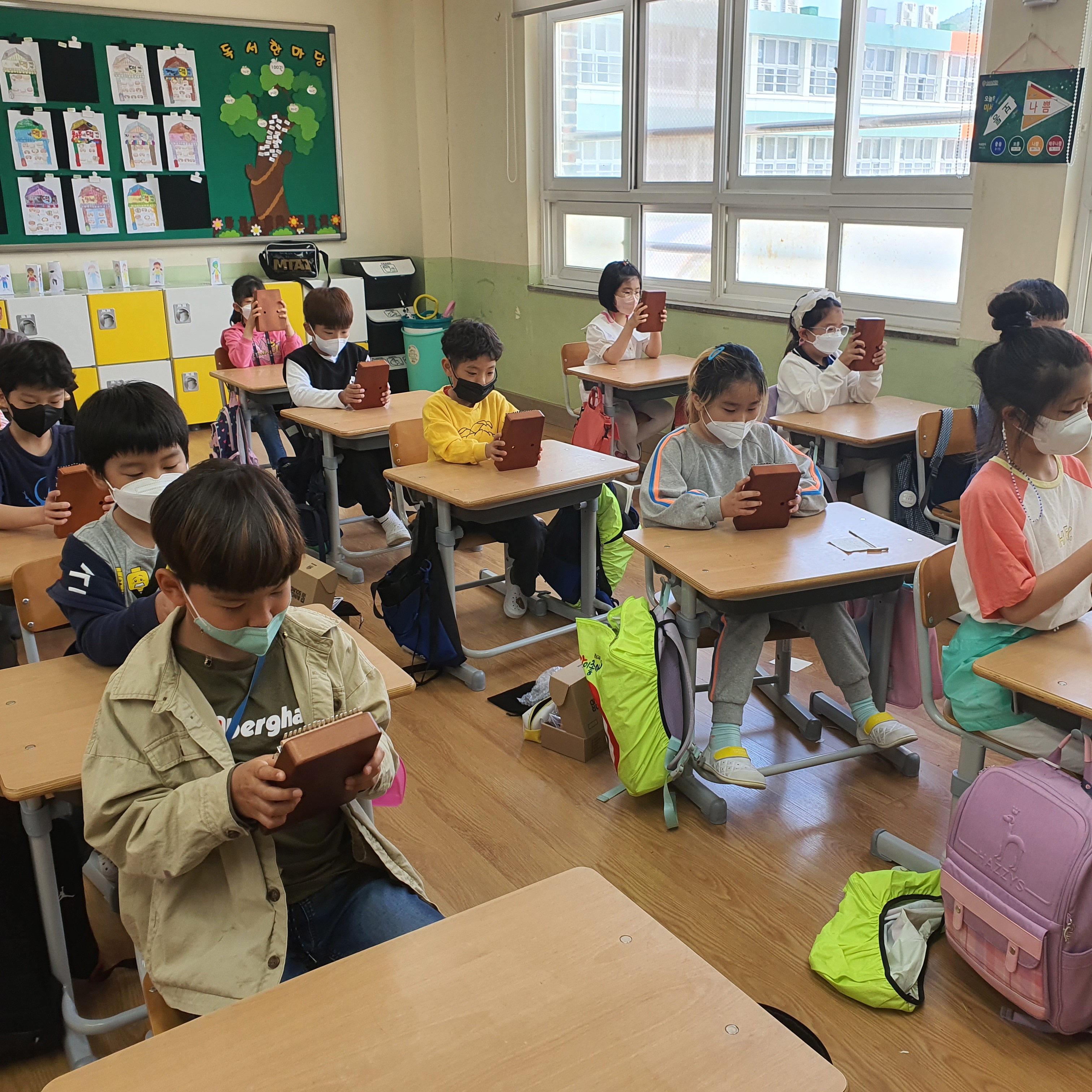옥포초, 온 학교에 칼림바 소리가 울려 퍼져요 - 관련이미지1