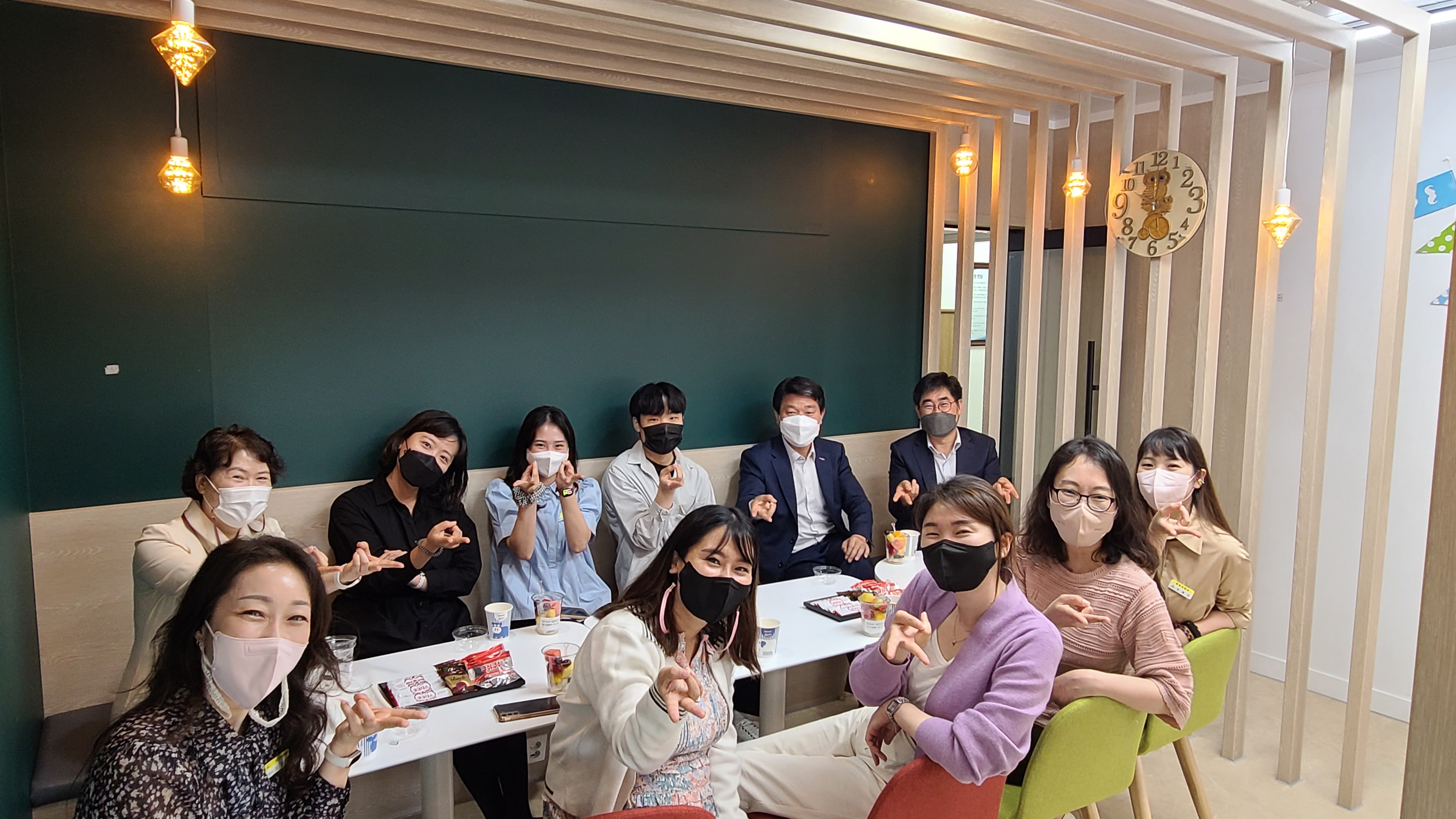 함안교육지원청, 감사와 격려의‘5월 로즈데이’실시 - 관련이미지2