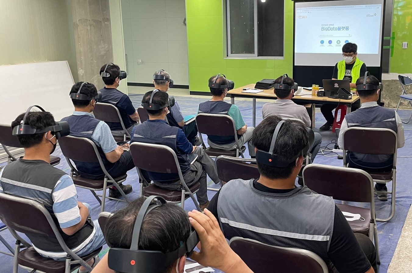 경남교육청, 가상현실 기기 활용한 현장 안전교육(시설과 곽제훈 ☎268-1554) - 관련이미지1