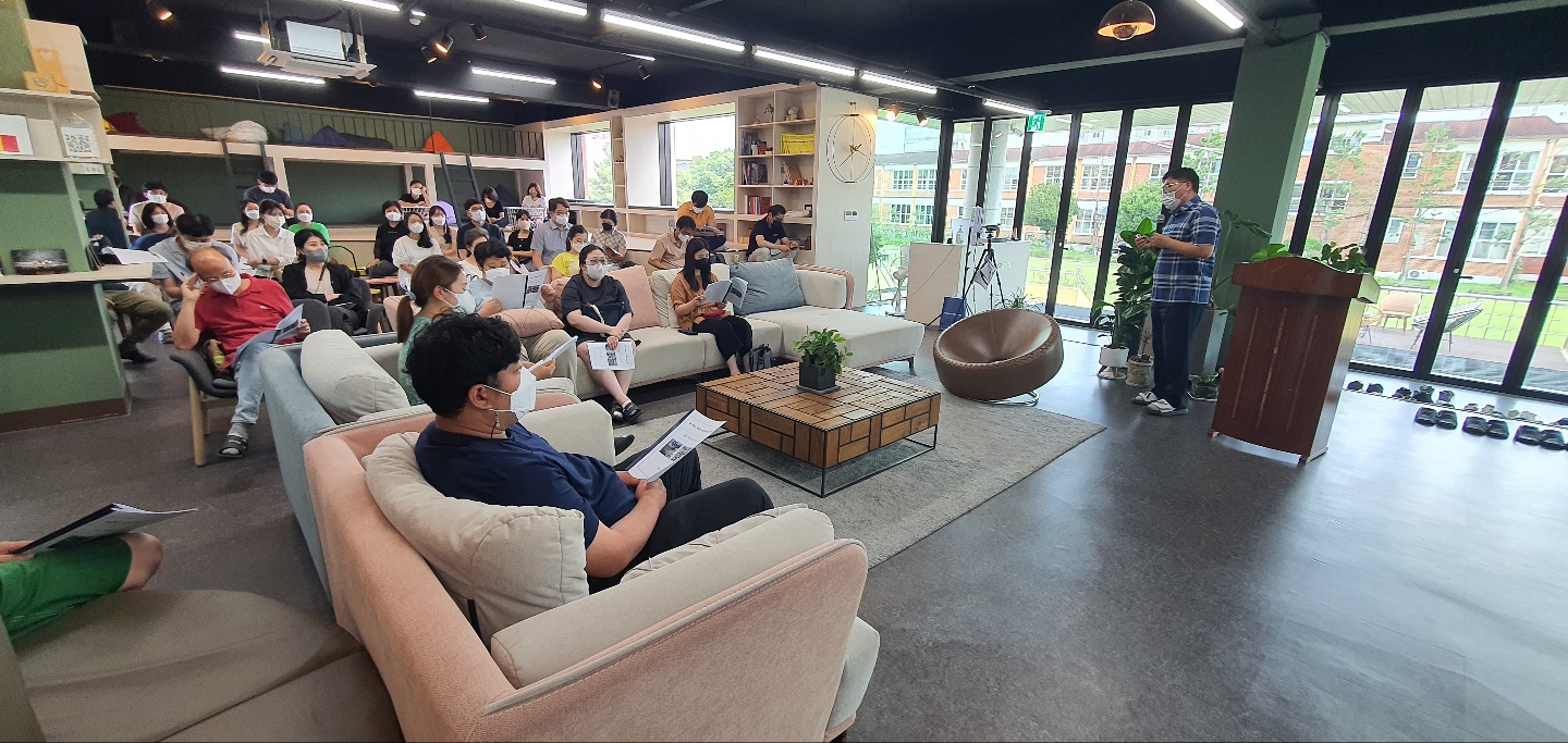 “학교 민주주의 교육은 공간수업에서 출발”(미래학교추진단 문기철 ☎268-1062) - 관련이미지2