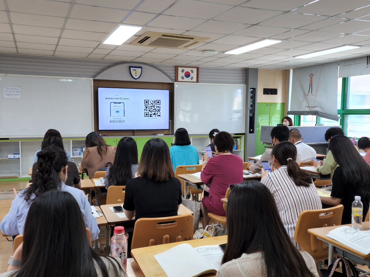 경남교원, 미래역량을 키우는 프로젝트 수업을 배우다(중등교육과 박진희 ☎268-1161 또는 윤은주 ☎268-1163) - 관련이미지1