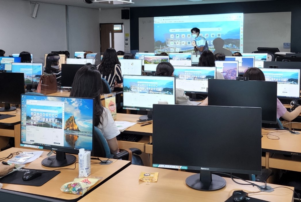 경남교육청, 온오프라인 연계 수업 역량 높인다(중등교육과 박진희 ☎268-1161 또는 윤은주 ☎268-1163) - 관련이미지2