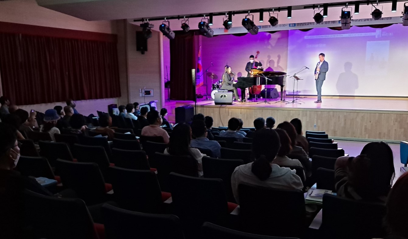 경남교육청, 학교 예술교육 활성화 지원 방안 모색(체육예술건강과 장종욱 ☎268-1081 또는 박선희 ☎268-1083) - 관련이미지3