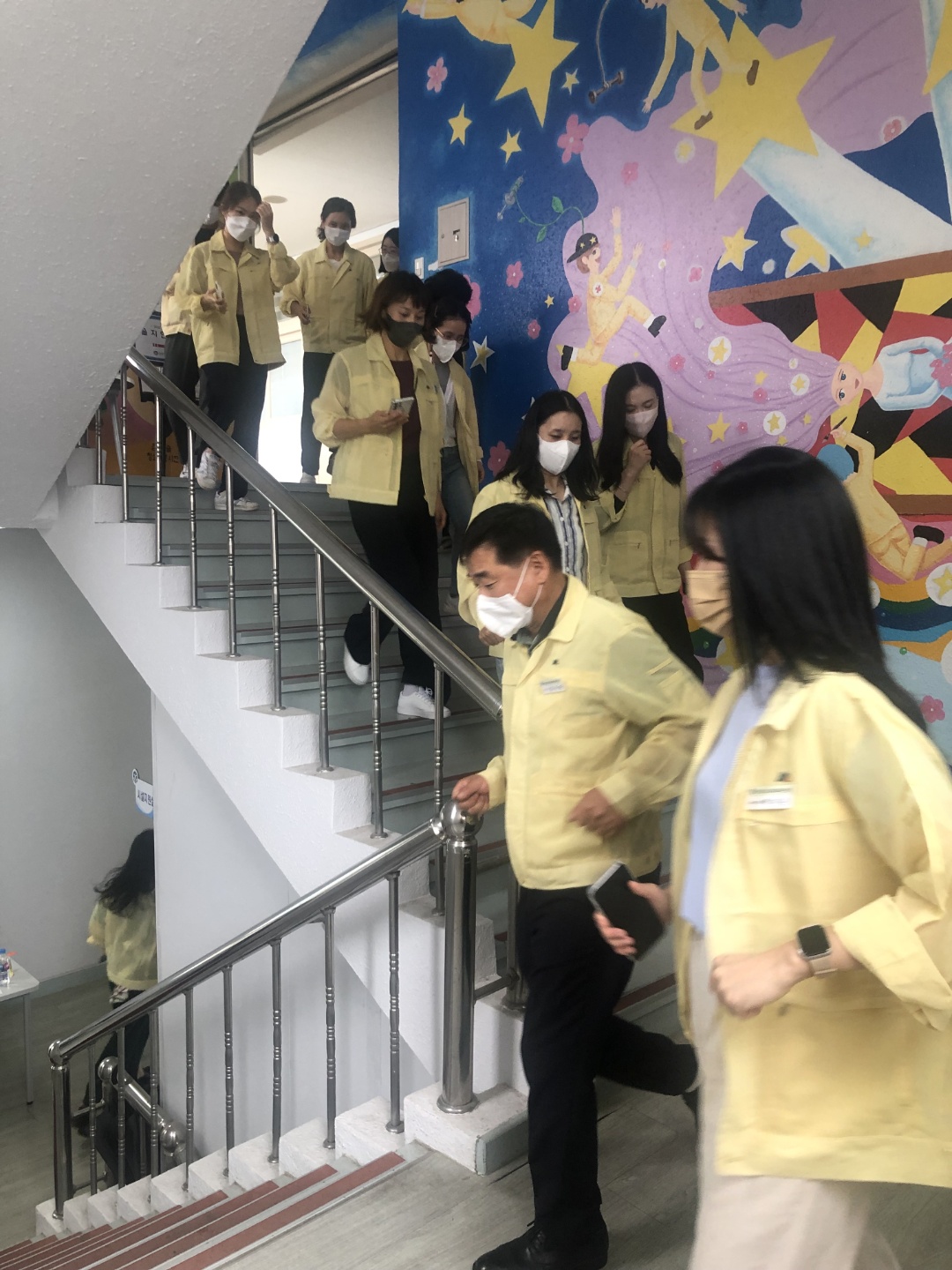 김해교육지원청, 을지연습 방독면 체험 훈련 실시 - 관련이미지1