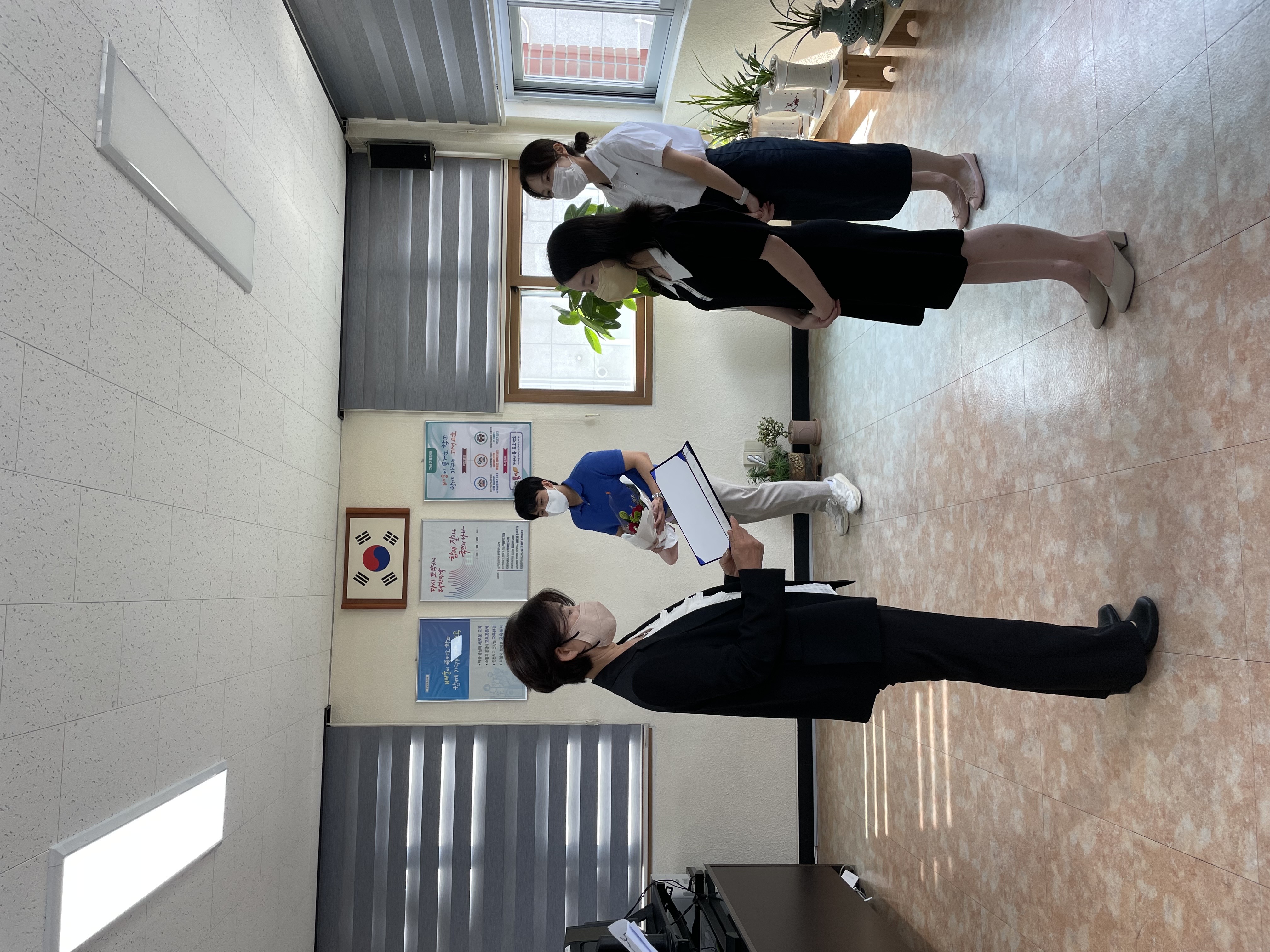 고성교육지원청, 초등 신규교사 임명장 수여식 및 퇴직 교장 간담회 개최 - 관련이미지5