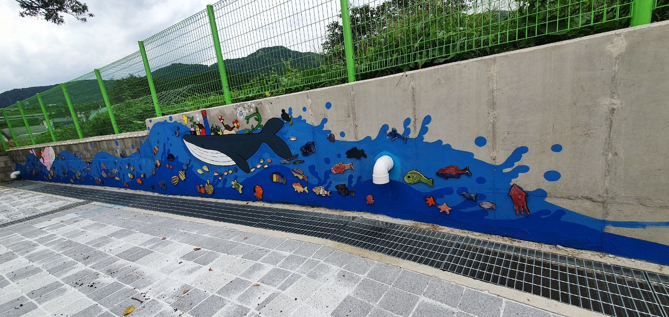 대감초, 교육공동체가 함께하는 사계 품은 도자기 학교 담을 완성하다 - 관련이미지3