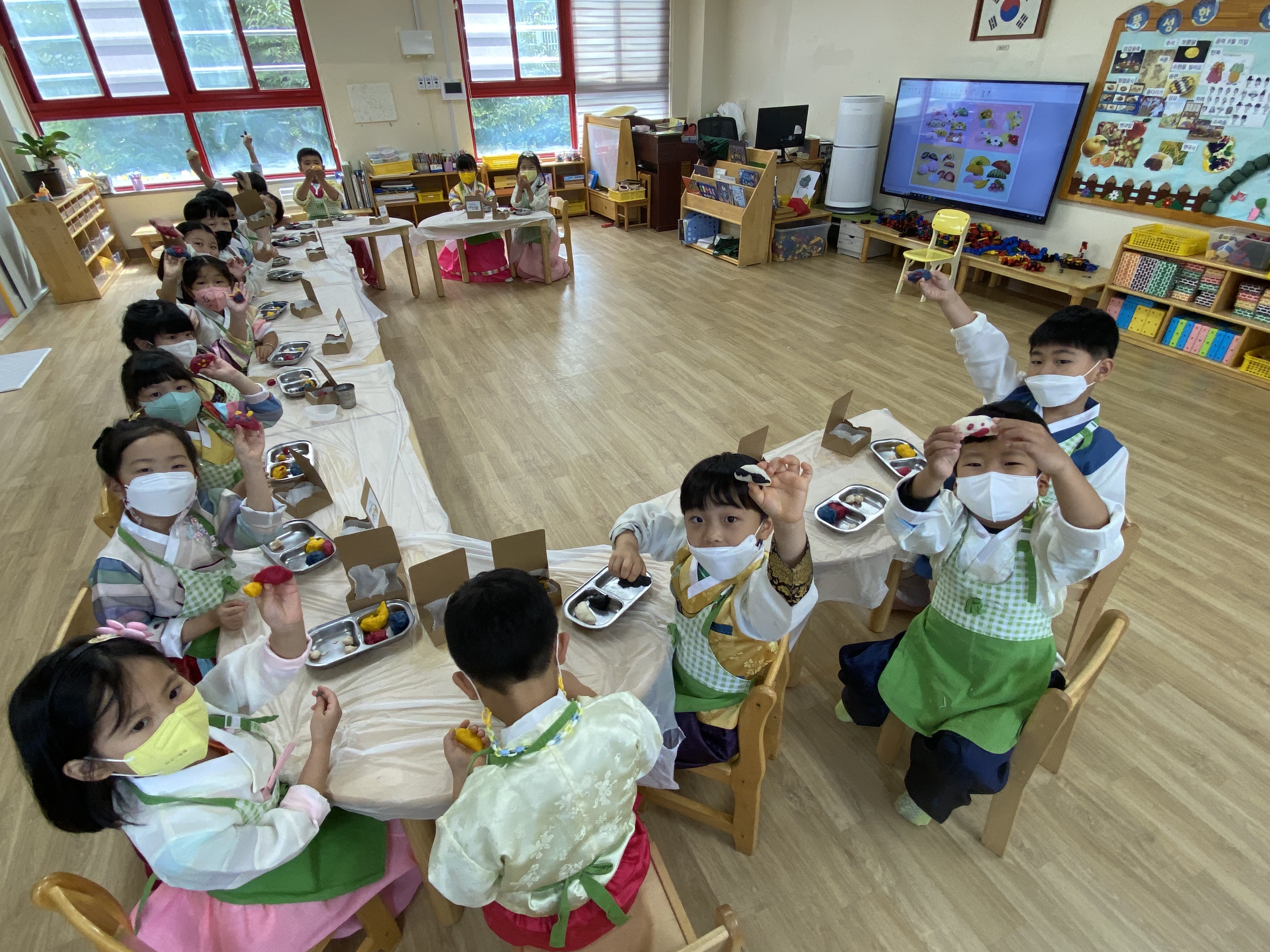 남해유치원, “신명나는 한가위 전통놀이 한마당”을 펼치다. - 관련이미지2