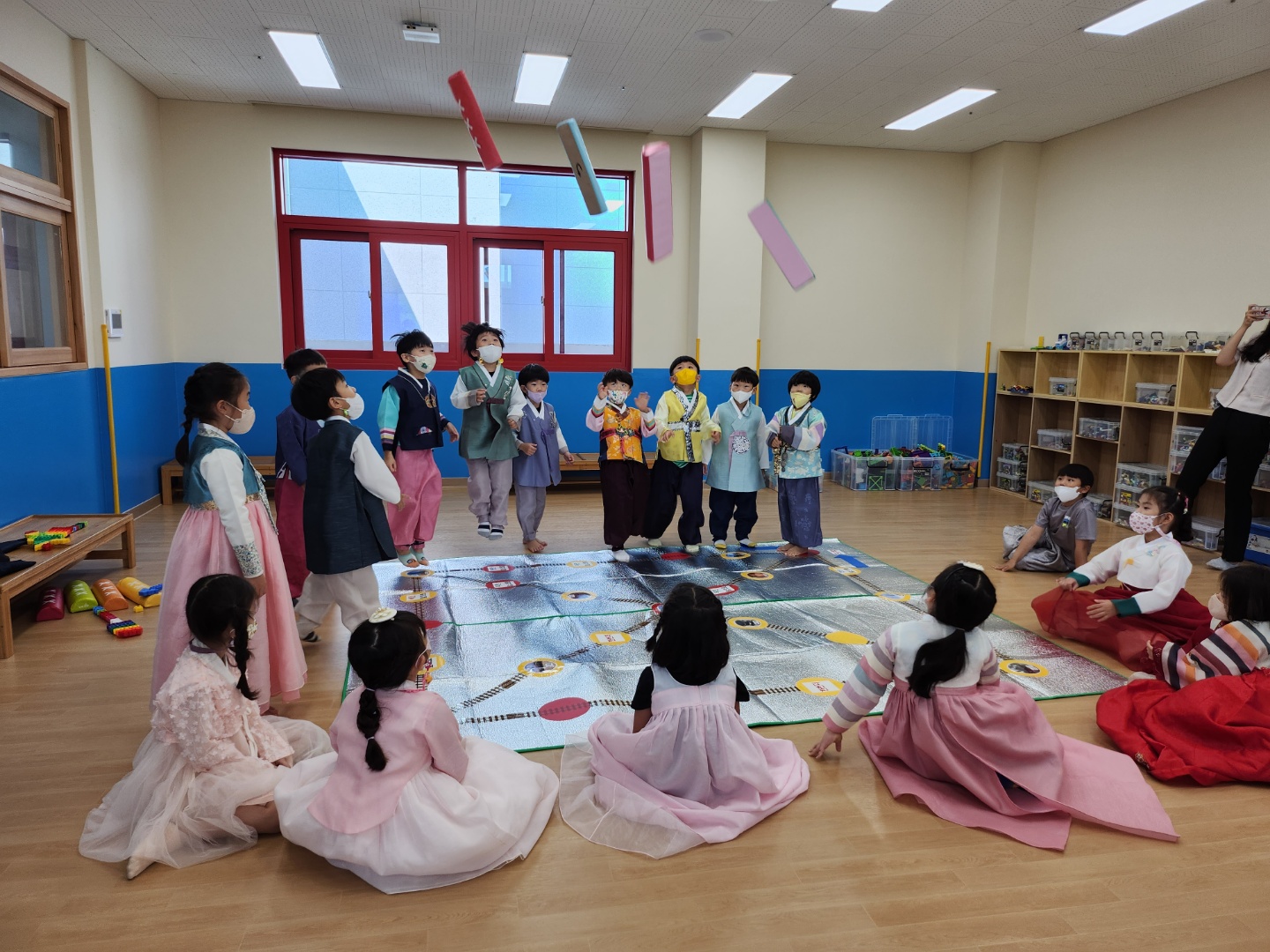 남해유치원, “신명나는 한가위 전통놀이 한마당”을 펼치다. - 관련이미지3