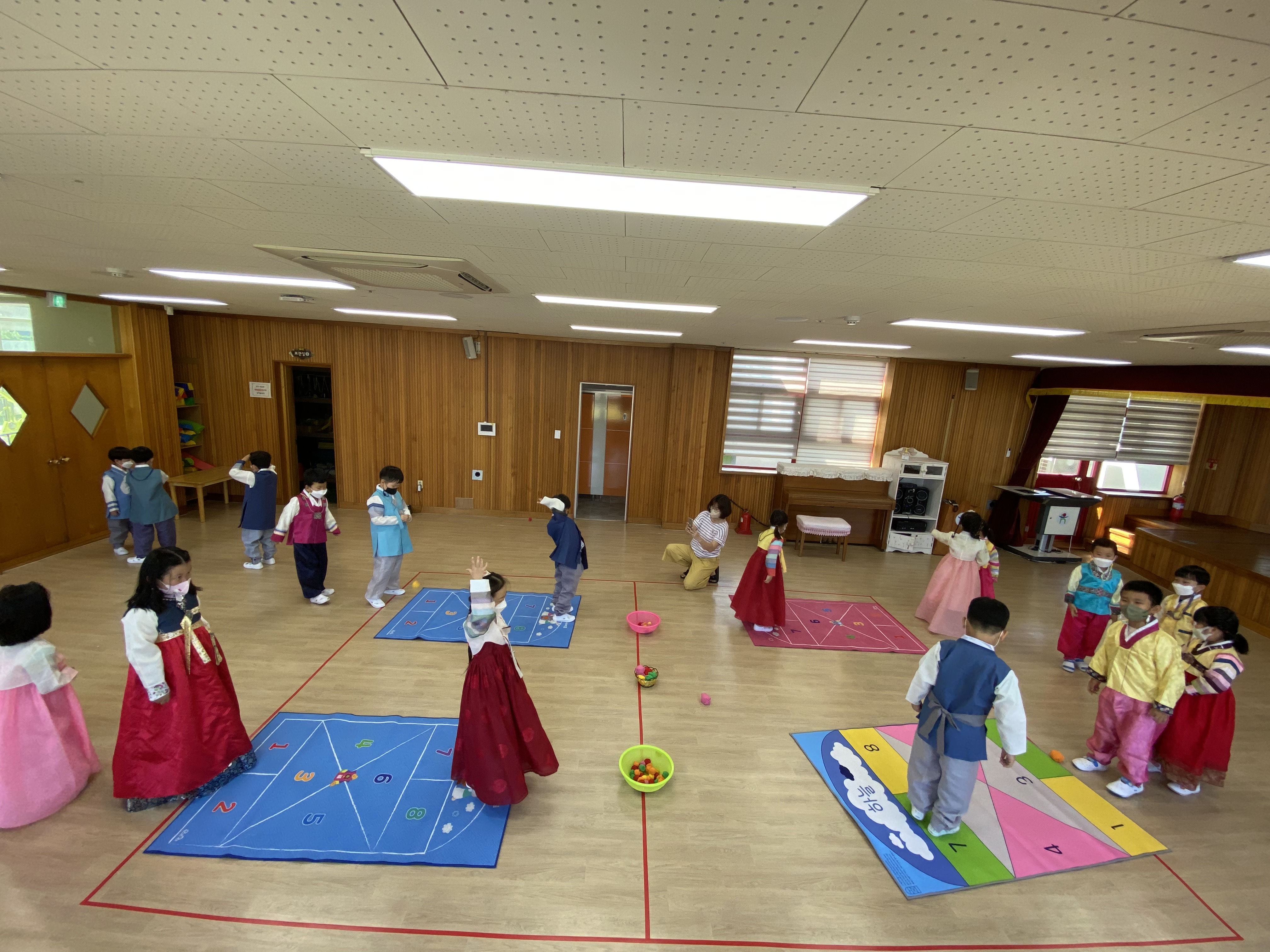 남해유치원, “신명나는 한가위 전통놀이 한마당”을 펼치다. - 관련이미지4