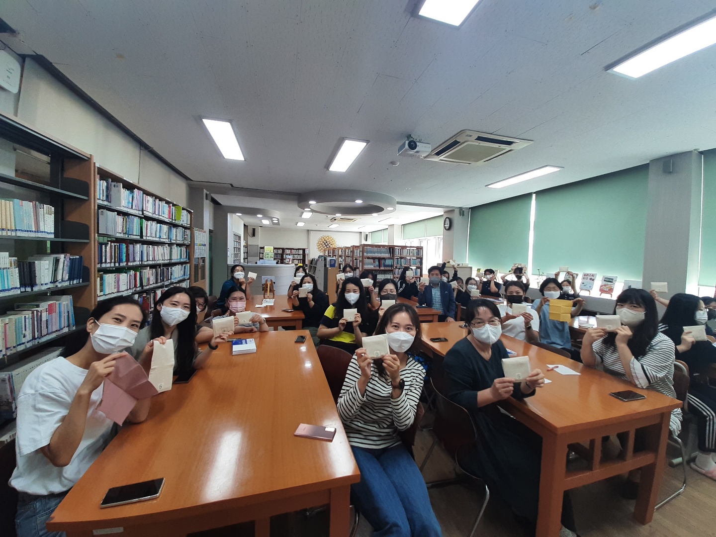 마산여중, ‘책읽어드립니다’ 독서행사 운영 - 관련이미지2