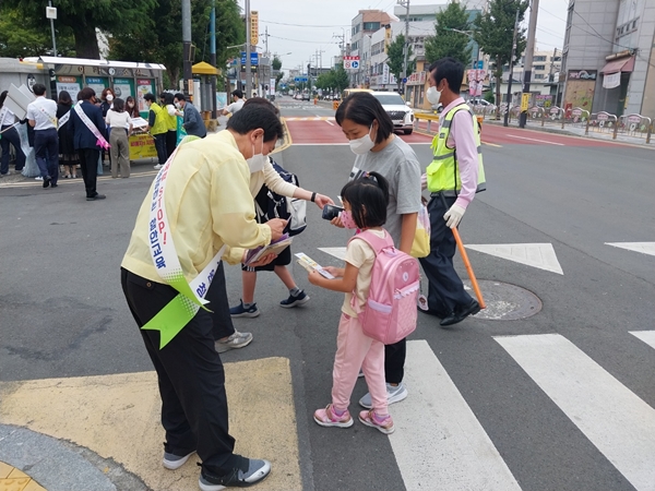 함안교육지원청, 하반기 학교폭력 멈춰! 캠페인 실시 - 관련이미지2