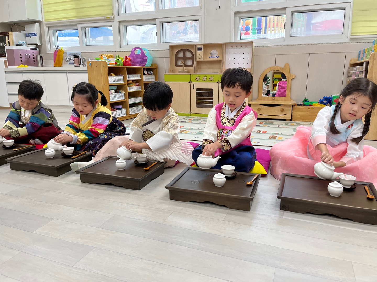 유영초병설유, 전통예절을 배우며... - 관련이미지2