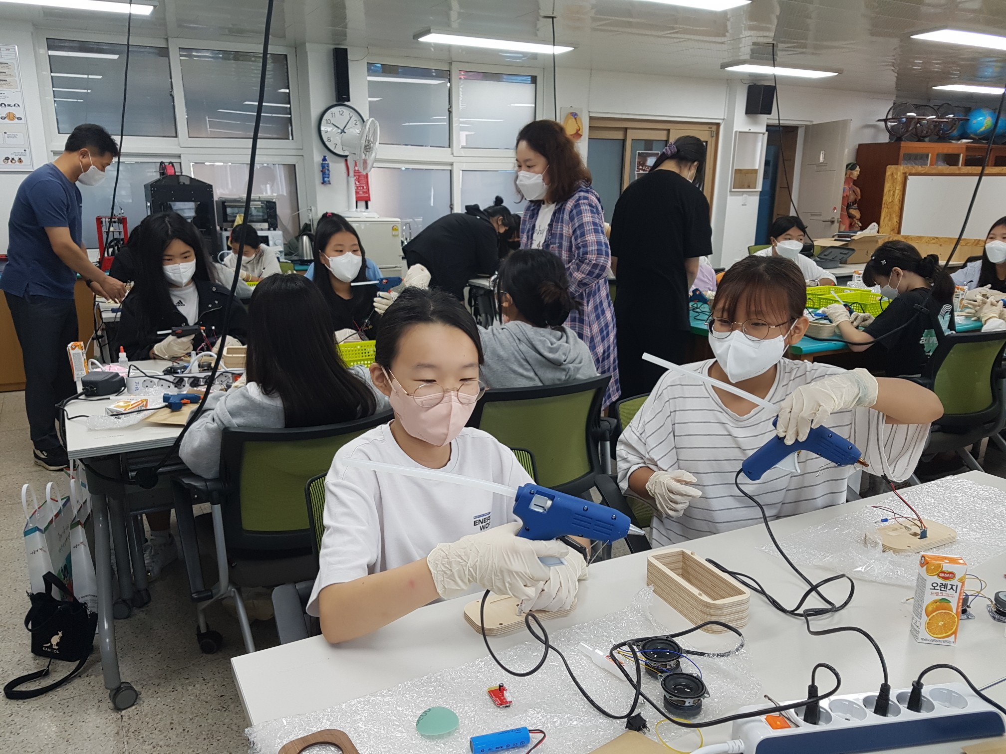 마산의신여중, 노벨꿈나무 지역초등학생 초청수업 - 관련이미지3