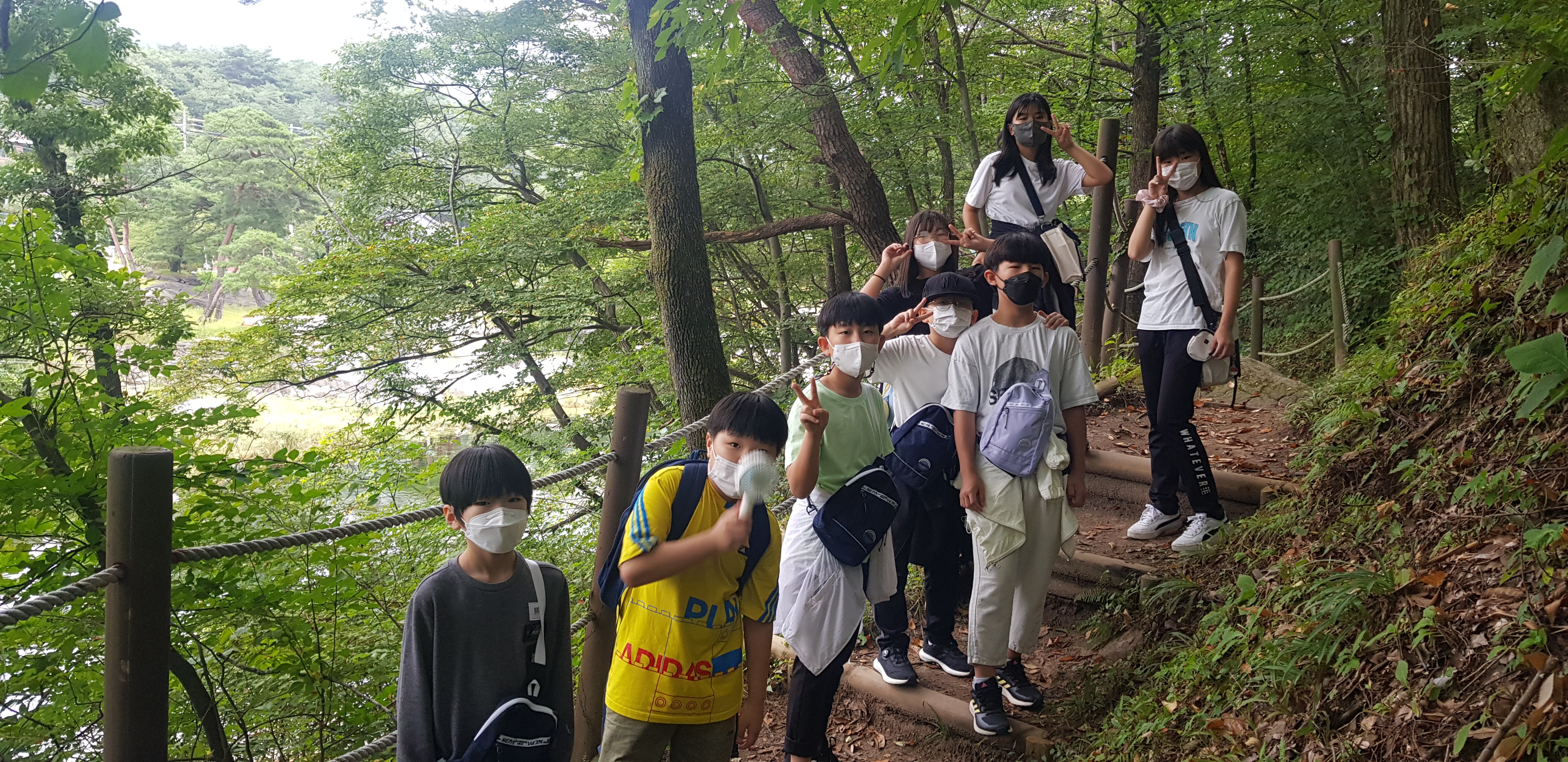 <병곡초> 자연과 함께하는 생태걷기 실시 - 관련이미지1