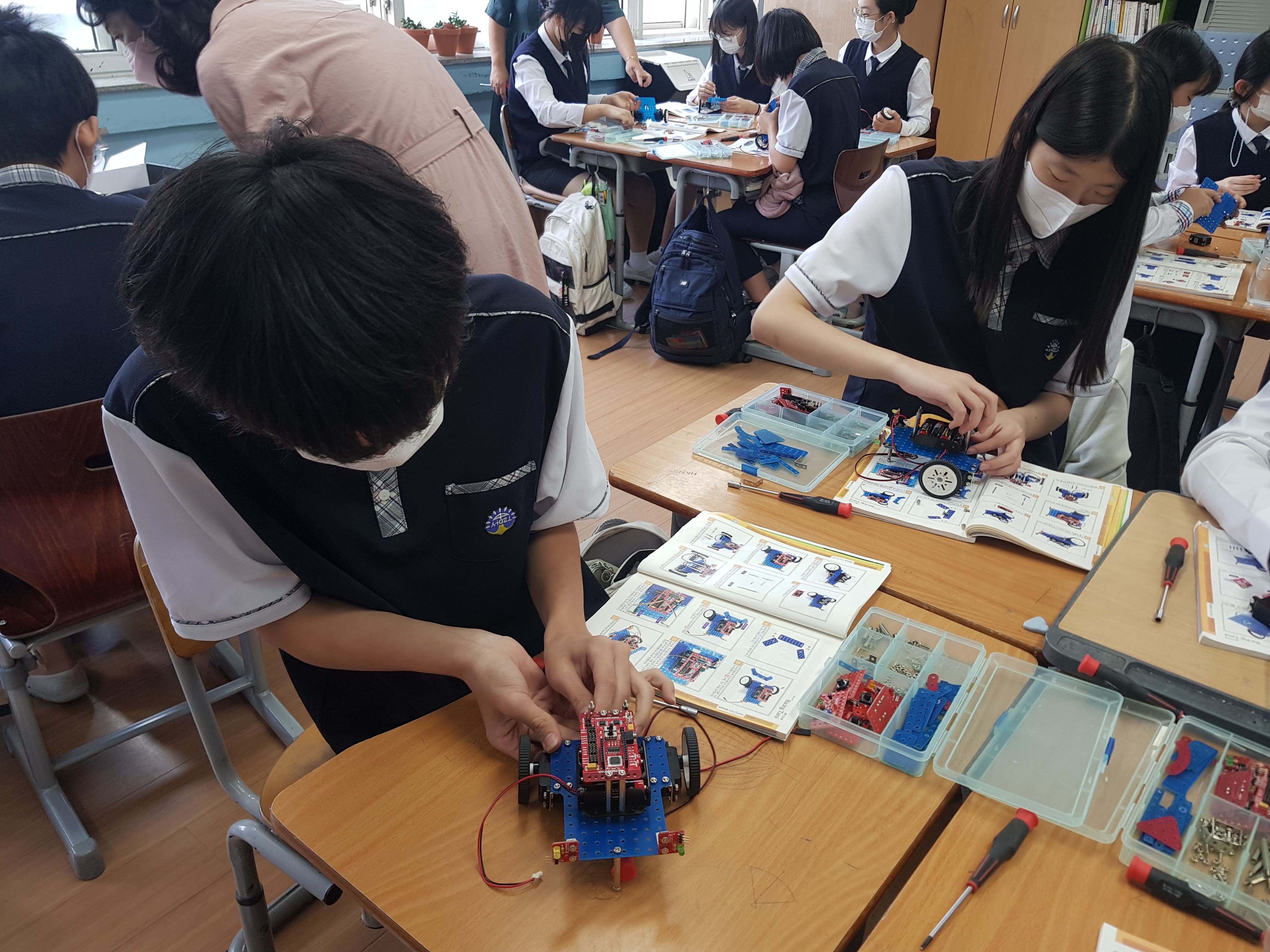 성포중, 창의적 진로 체험활동 기회 가져 - 관련이미지3