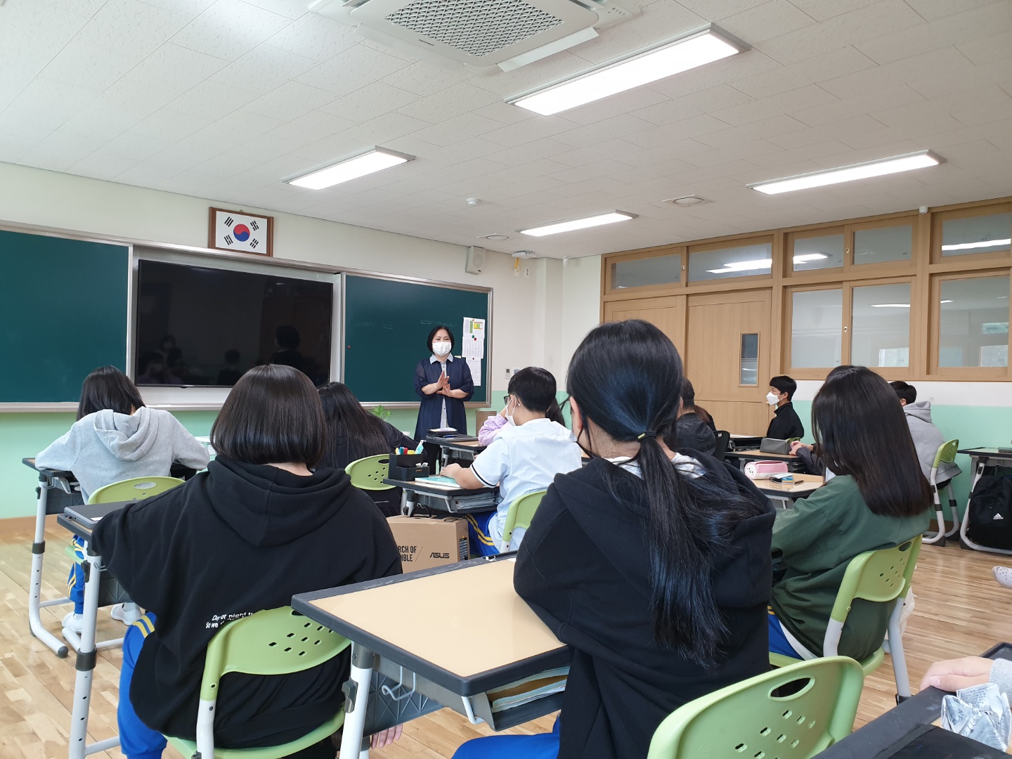 산청중, 우리 곁에 마을사람책 -천왕봉행복교육지구 마을교육과정 운영- - 관련이미지2