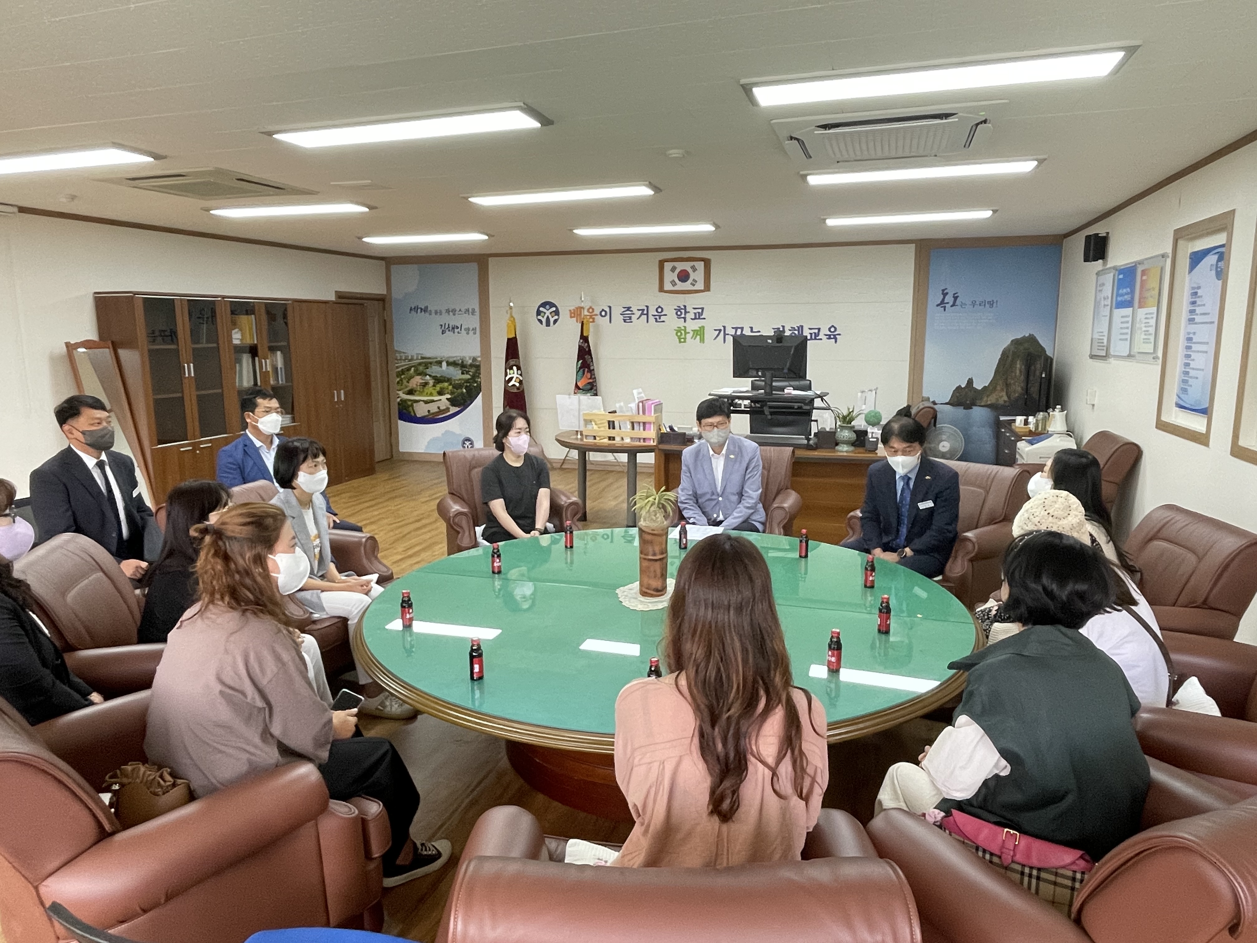 김해교육지원청, 김해교육발전에 머리를 맞대다.- 안태환 교육장, 취임 후 지역 학부모들과 첫 간담회 열어 - 관련이미지1